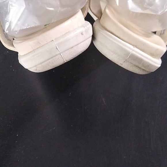 ECCO SIMPIL LEATHER SANDAL VALCRO CLOSURE SIZE 37 CREAM AND SILVER - Picture 7 of 11